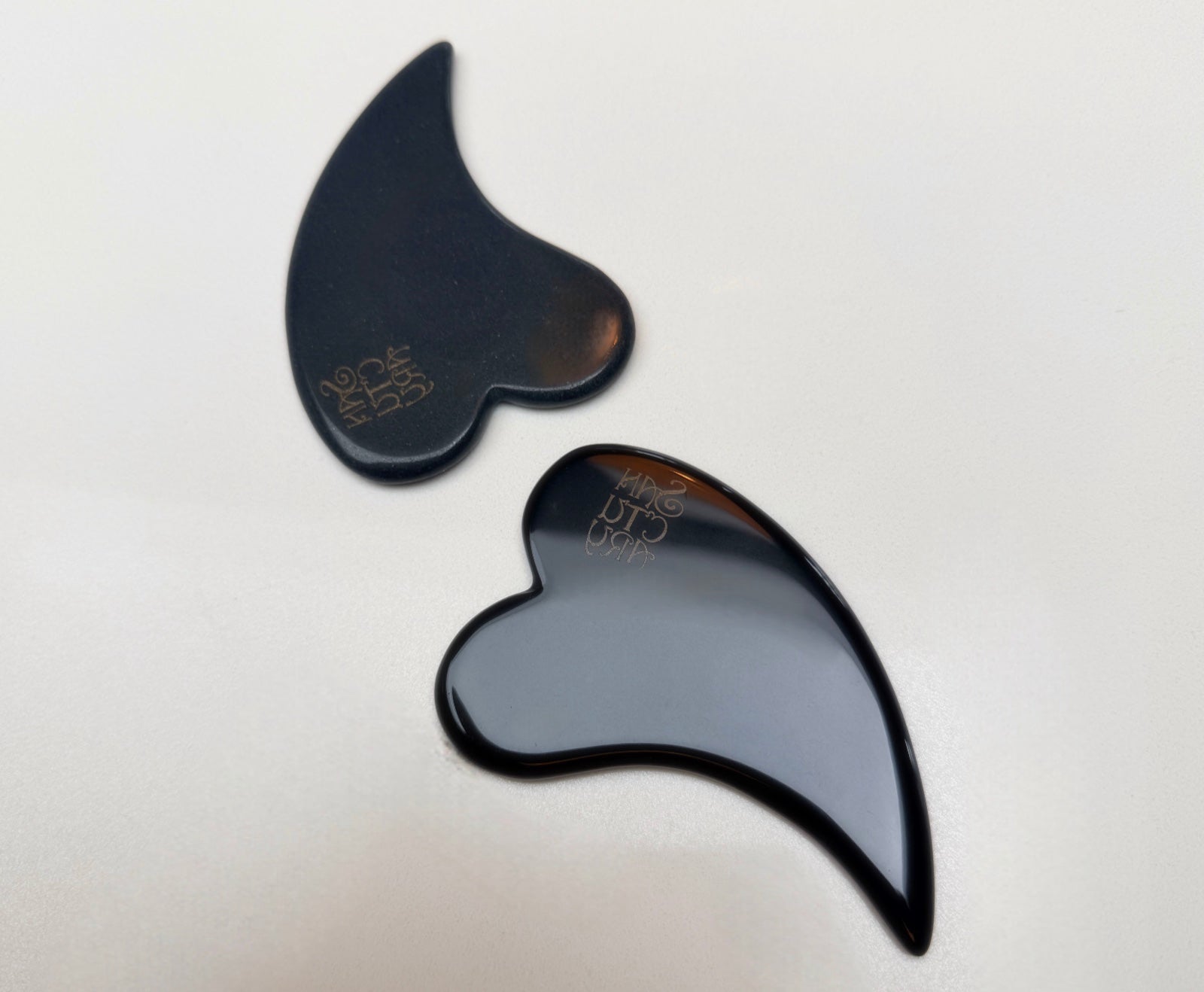 THE BLACK HEART GUA SHA
